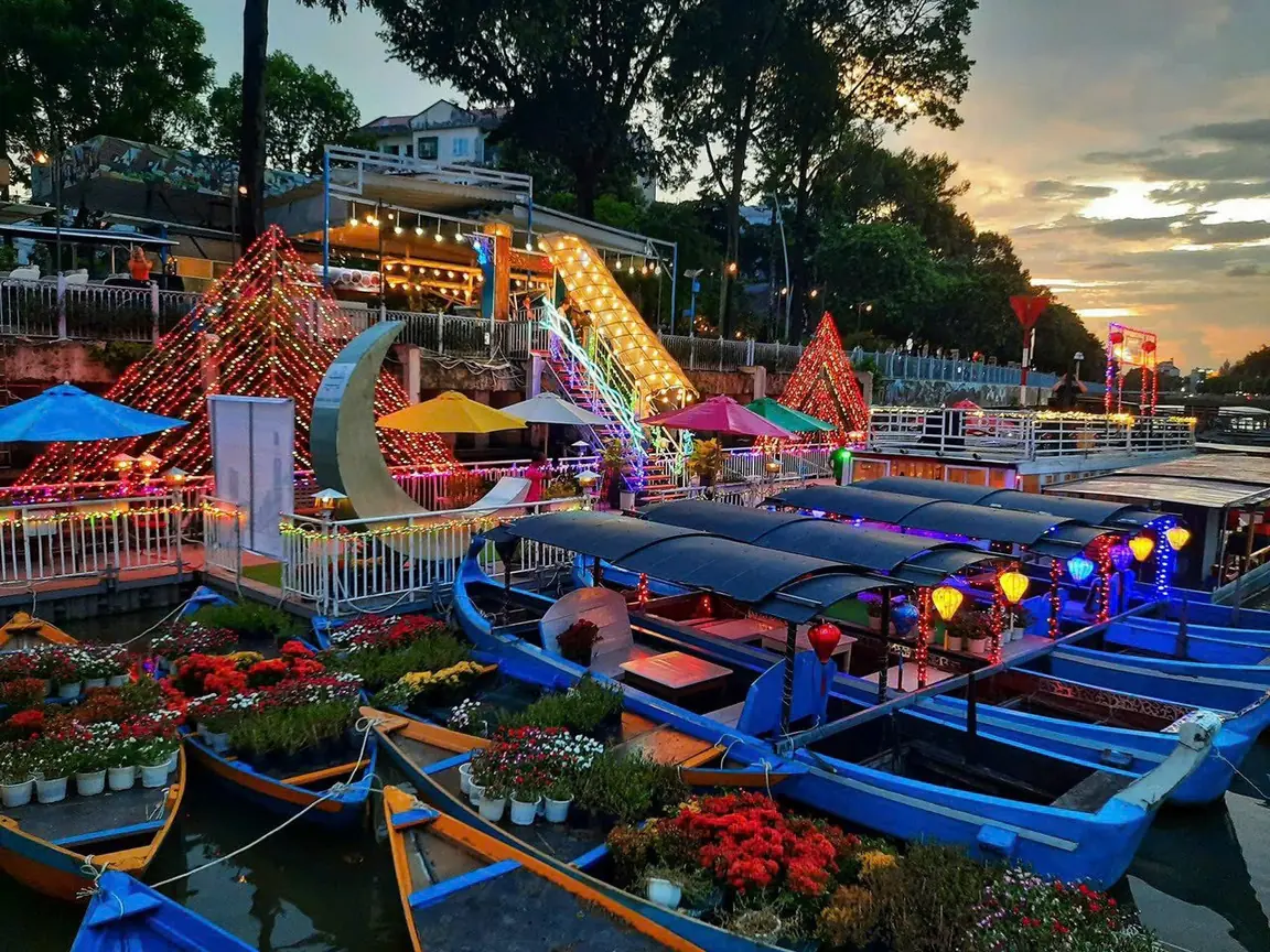 Không gian “Trên bến dưới thuyền”: Lễ hội Sông Nước TP.HCM năm 2023