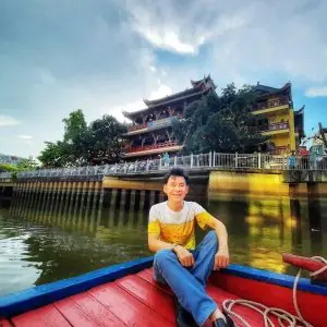 Thuê Thuyền Nhiêu Lộc (2–5 Người)