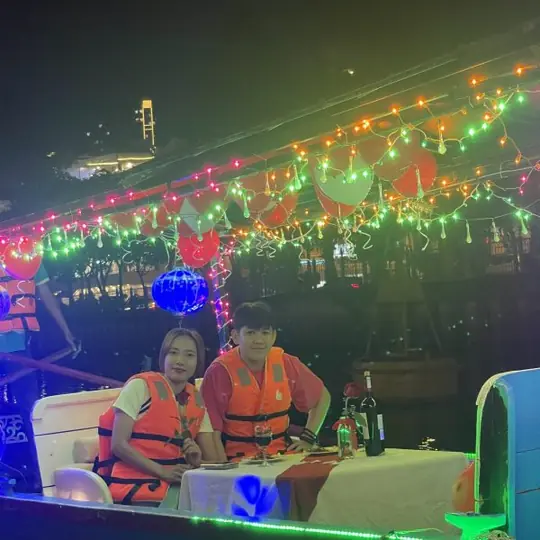 Thuê Thuyền Nhiêu Lộc (10–30 Người)
