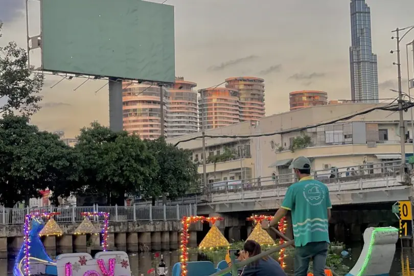 Thuê Thuyền 6–15 Người – Thuyền Nhiêu Lộc