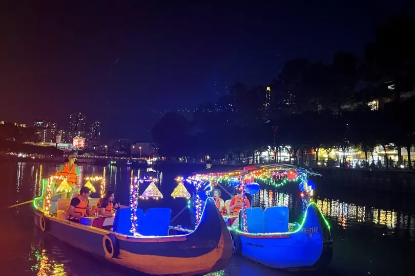 Thuê Thuyền Nhiêu Lộc (10–30 Người)