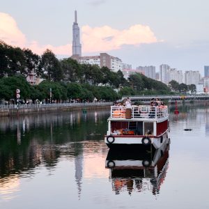 Tour thuyền trên kênh Nhiêu Lộc