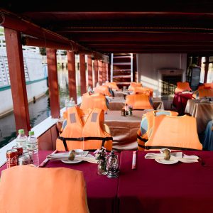 Tour thuyền ngắm Sài Gòn
