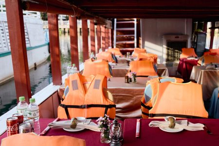 Tour thuyền ngắm Thành Phố Hồ Chí Minh – Trải nghiệm Sài Gòn từ một góc nhìn khác